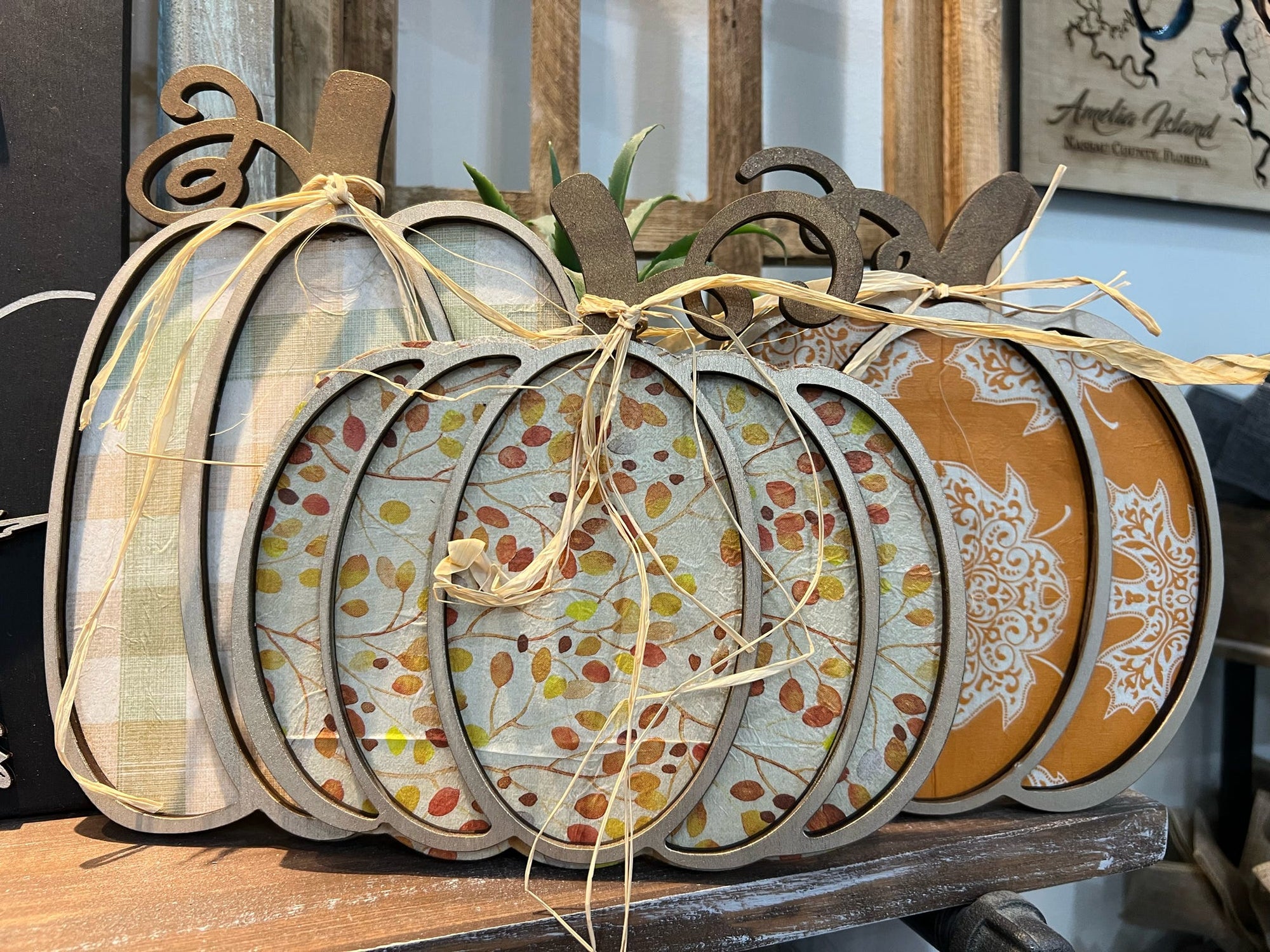 September Standing Pumpkins P13207