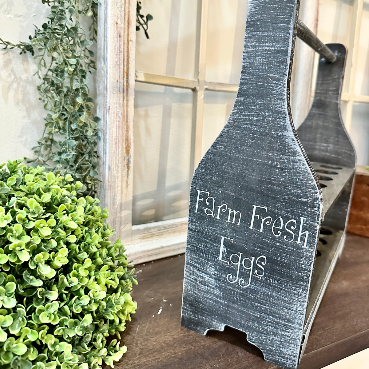Farm Fresh Eggs Egg Holder P02691