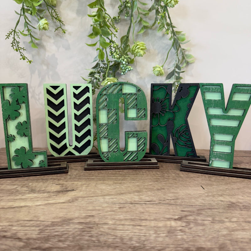 LuckyStandingLettersP013760
