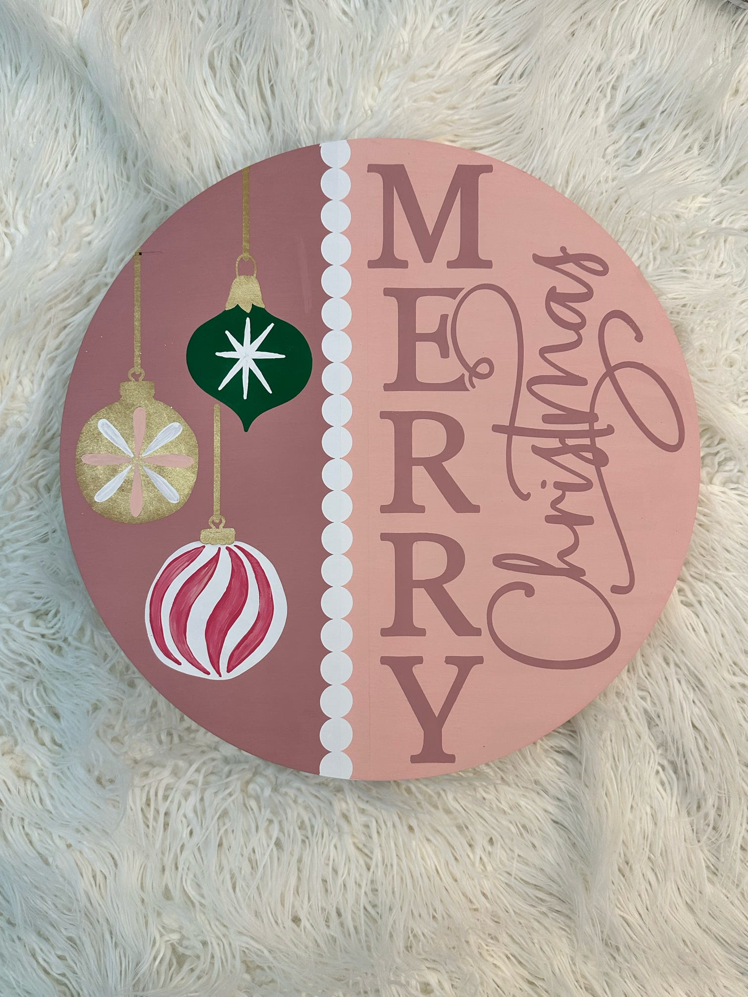 Vintage Merry Christmas Round P13412