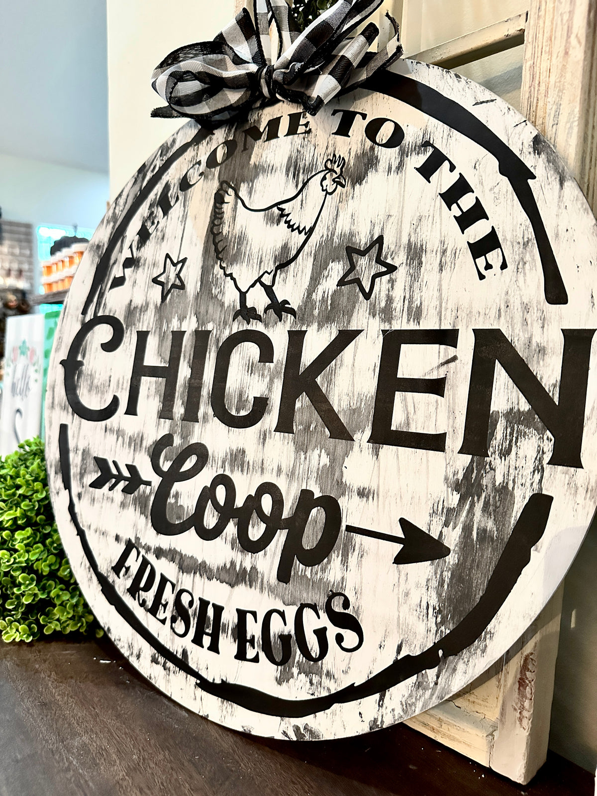 Welcome to the Chicken Coop Door Hanger Design P0498