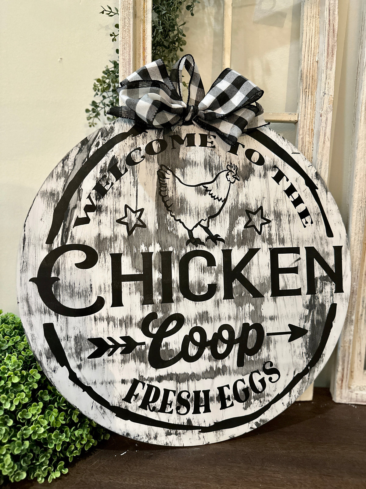 Welcome to the Chicken Coop Door Hanger Design P0498