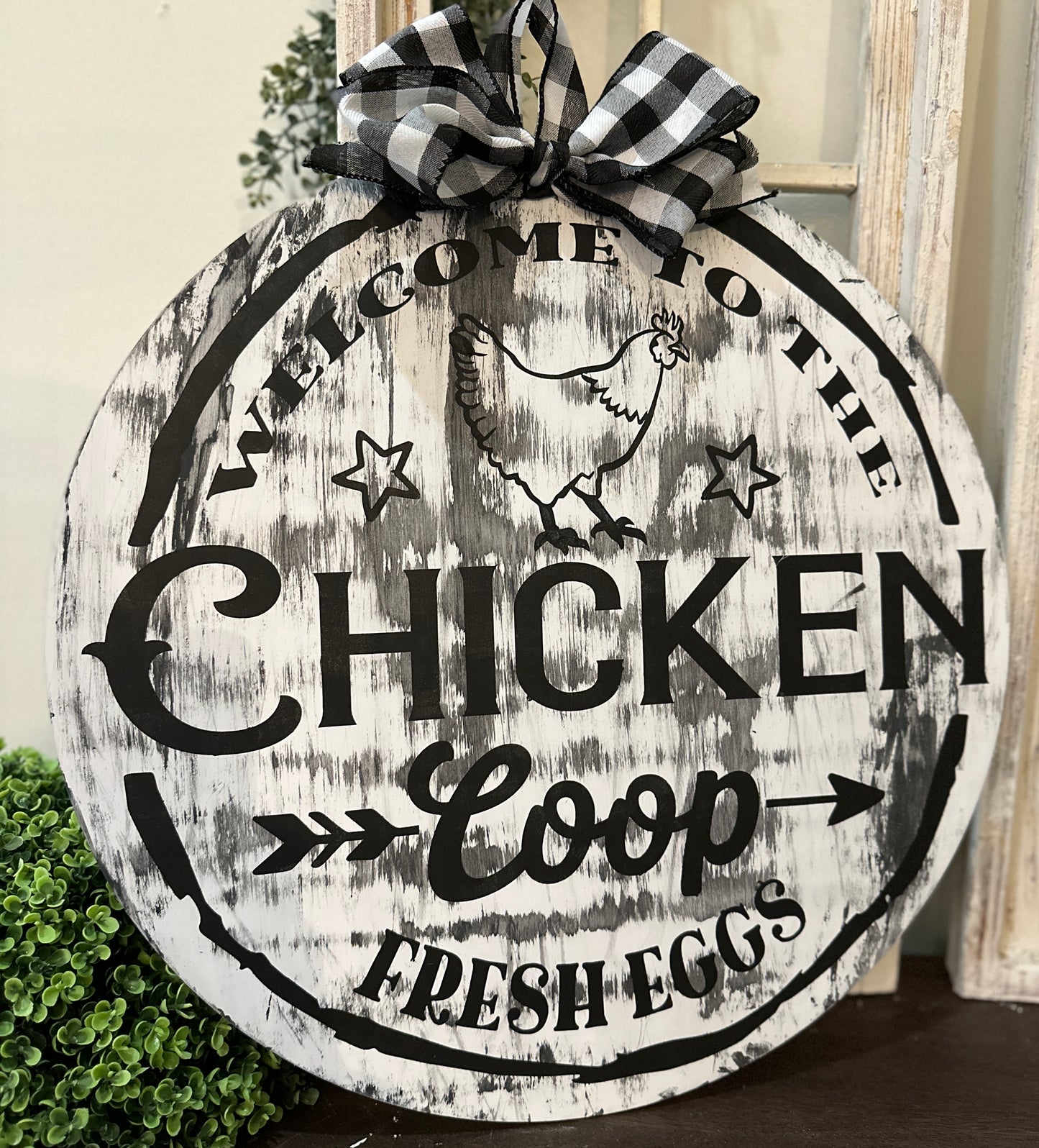 Welcome to the Chicken Coop Door Hanger Design P0498