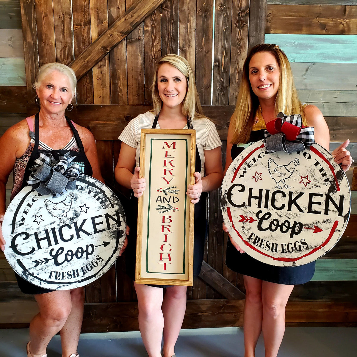 Welcome to the Chicken Coop Door Hanger Design P0498