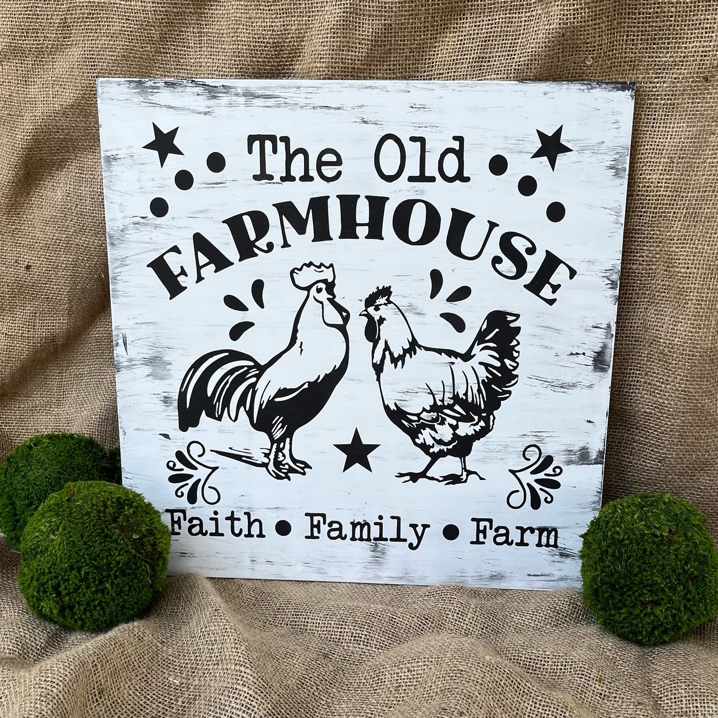 The Old Farmhouse: SQUARE DESIGN - Paisley Grace Makery
