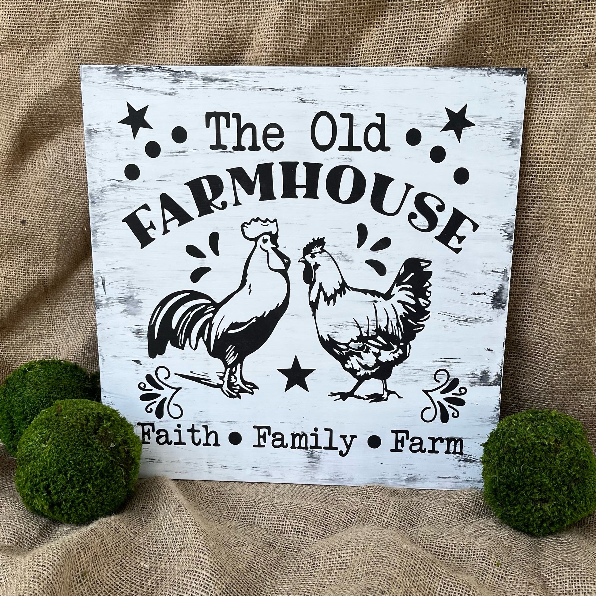 The Old Farmhouse: SQUARE DESIGN - Paisley Grace Makery