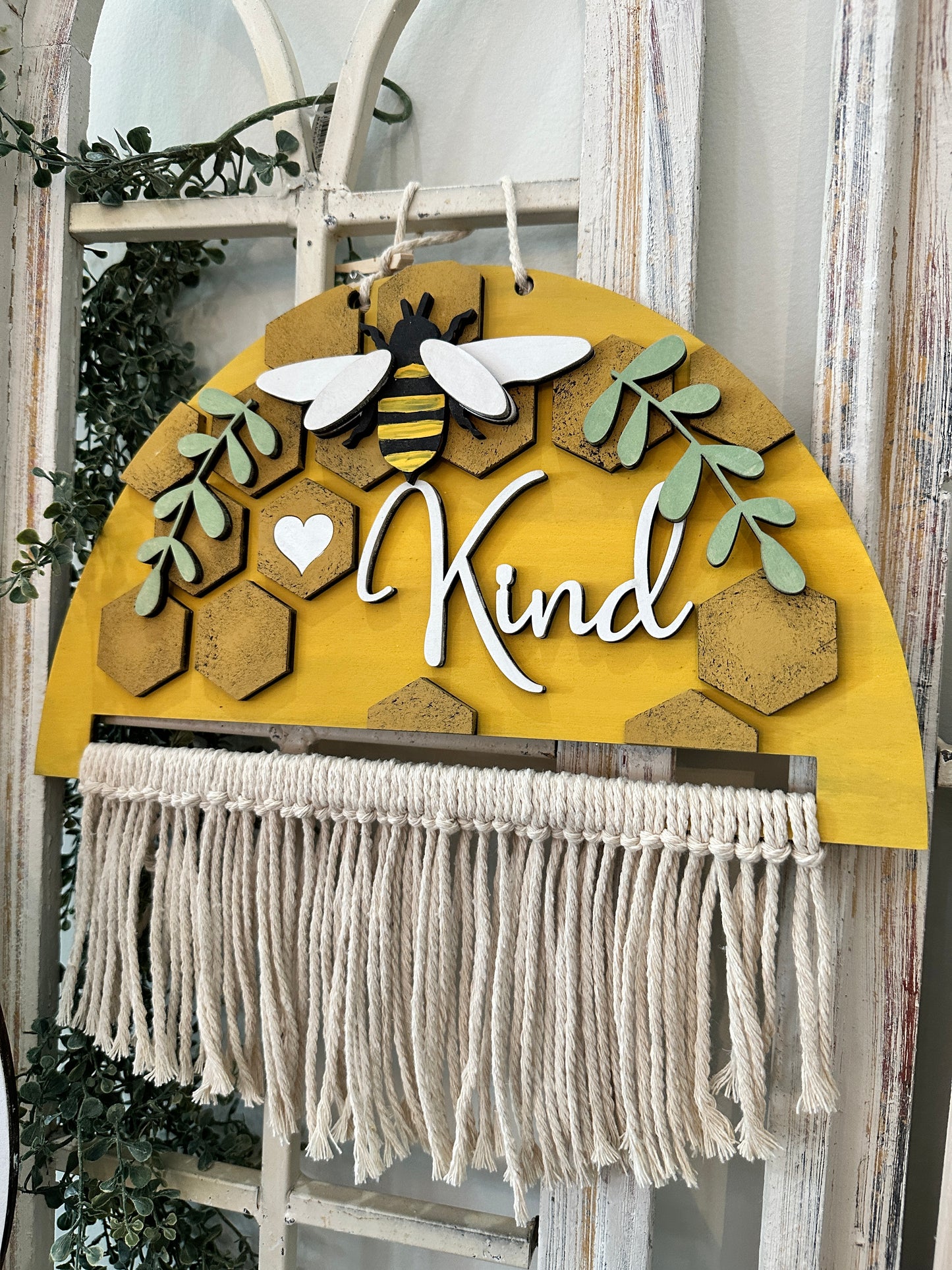 Bee Kind Macrame Sign P2536