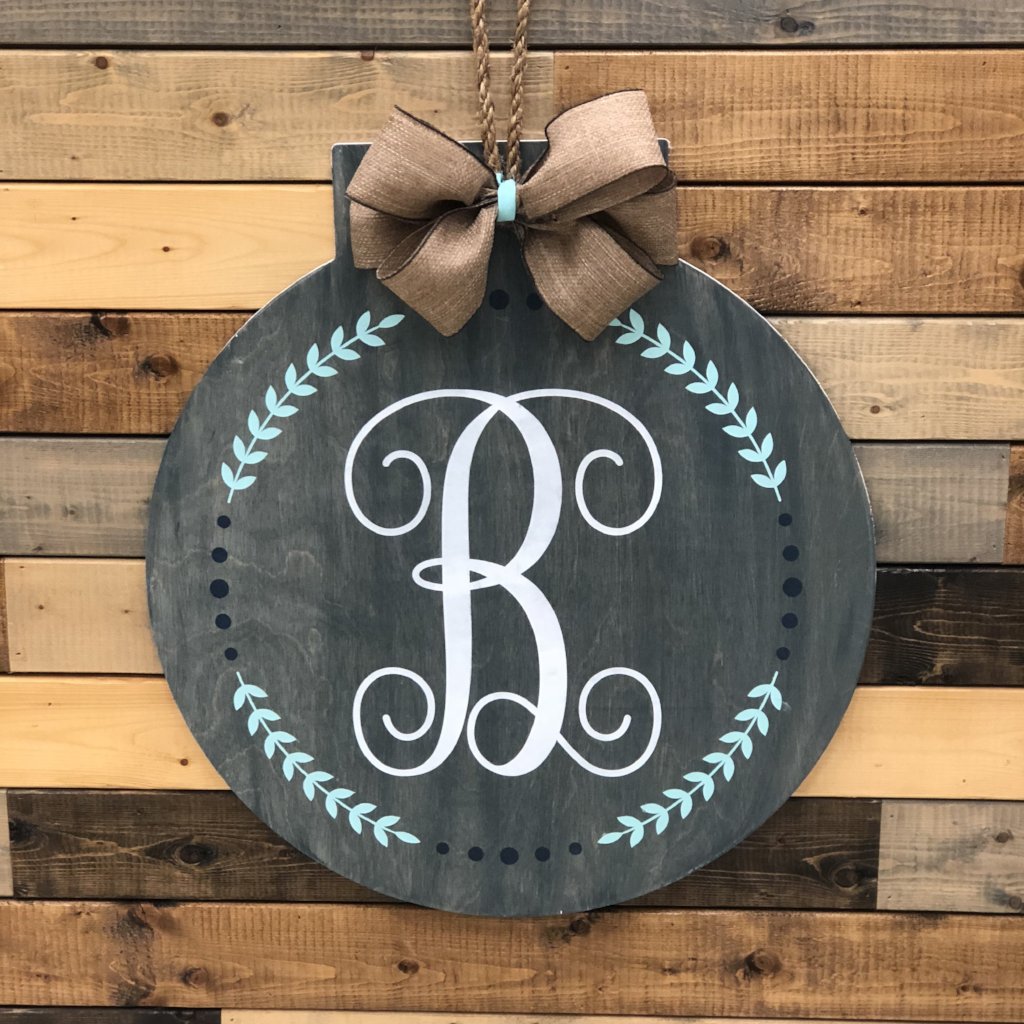 MONOGRAM IN VINE ROUND: DOOR HANGER DESIGN - Paisley Grace Makery