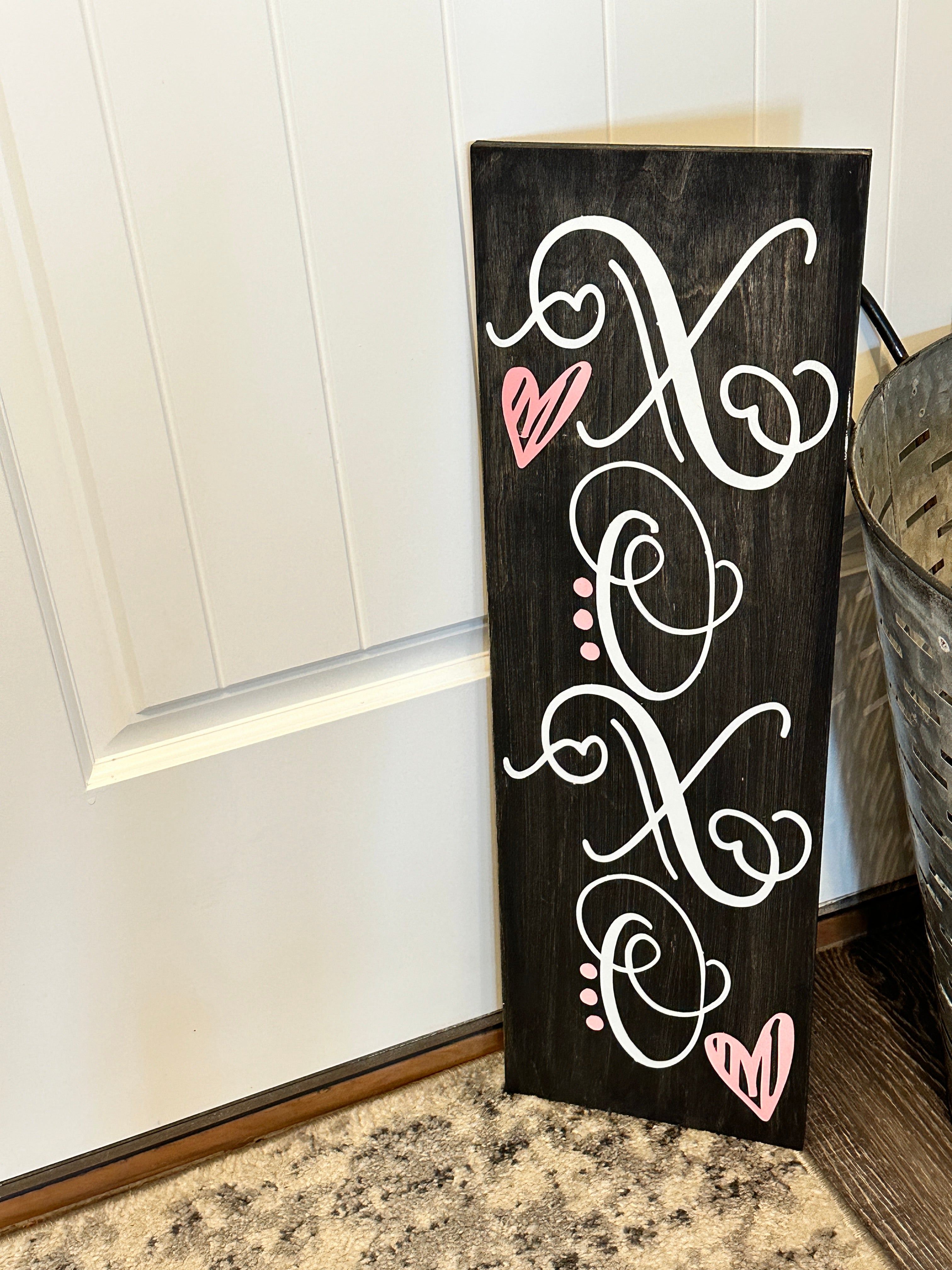 XOXO vertical: Plank Design - Paisley Grace Makery