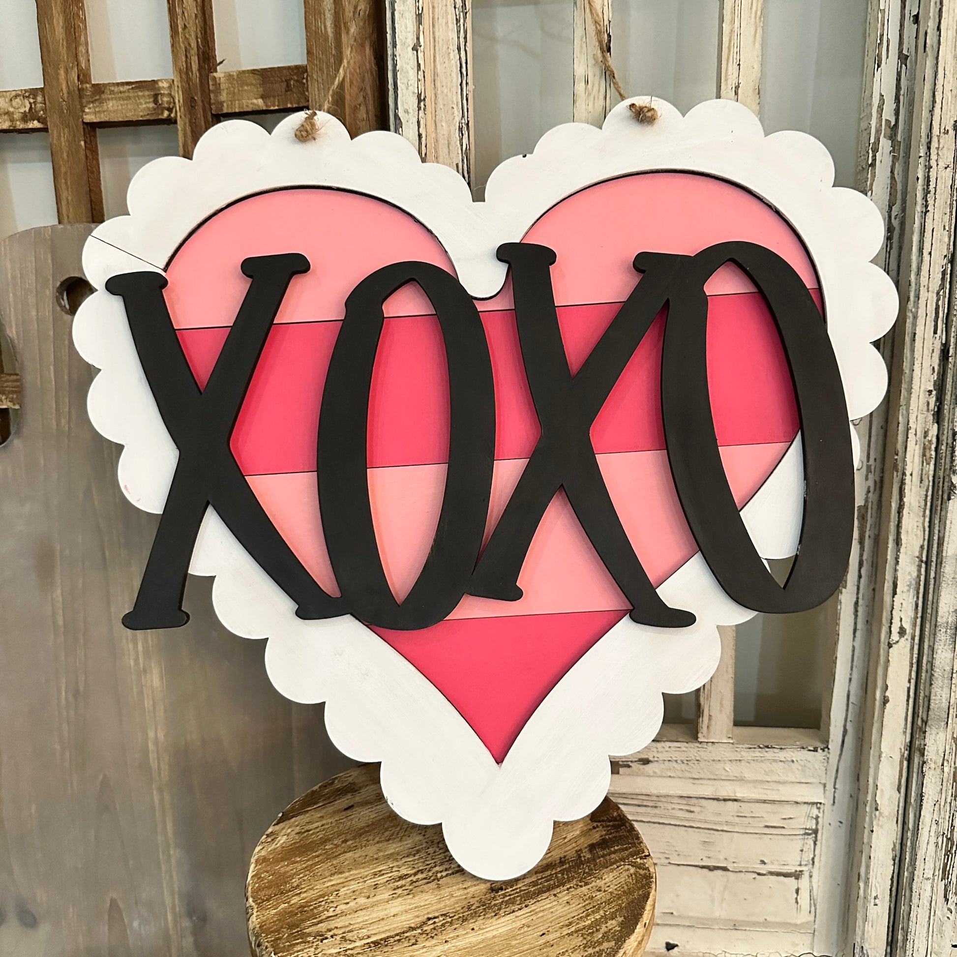 XOXO Heart Door Hanger - Paisley Grace Makery